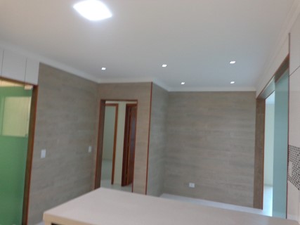 APARTAMENTO COM 03 DORMITÓRIOS